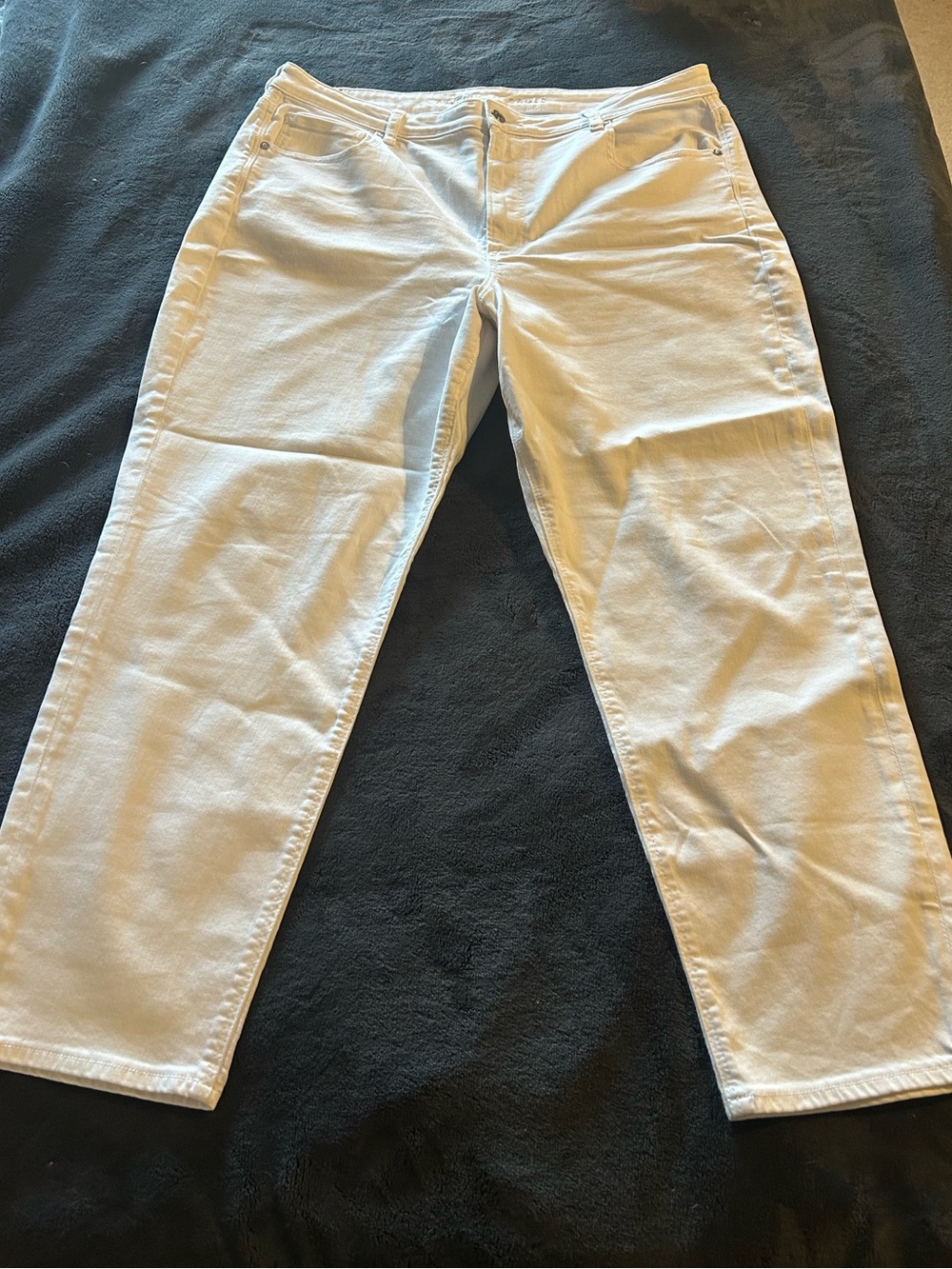 American Eagle White Jeans